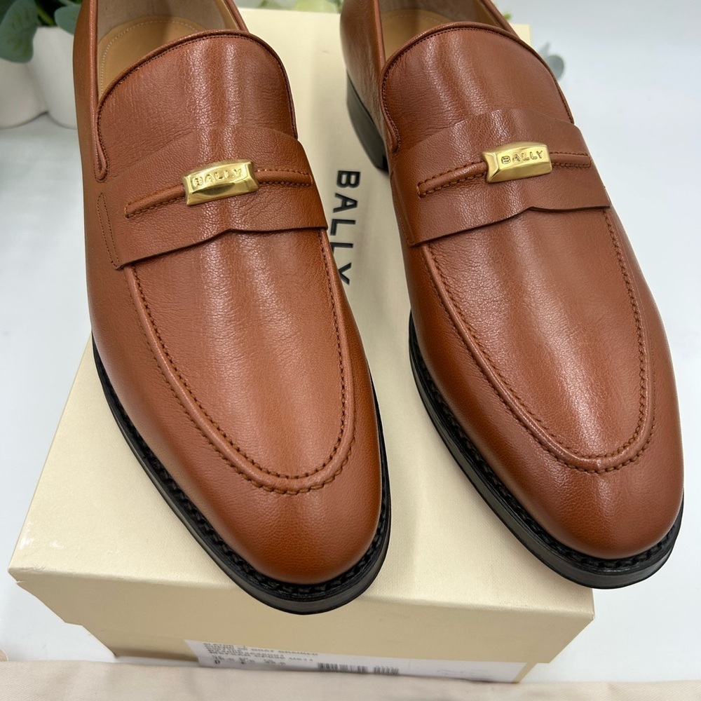 Men's Bally  scribe grained leather loafers size 10.5 US made in Italy